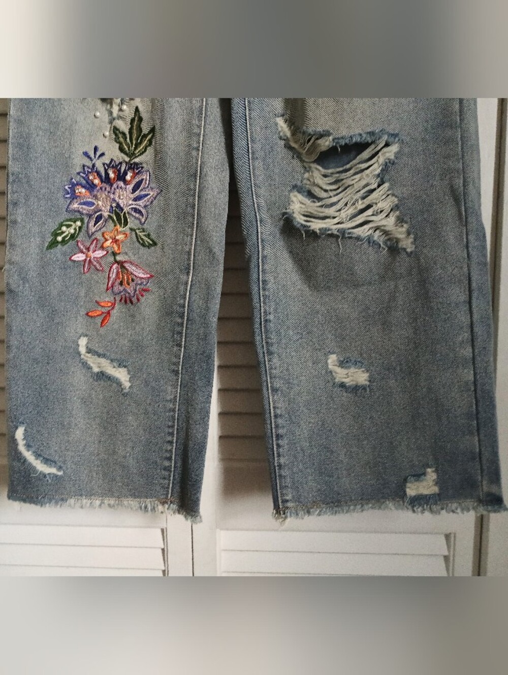 NEW Bohemela Light Distressed Wash Embroidered Embellished Loose Fit Jeans (26 - Picture 7 of 12